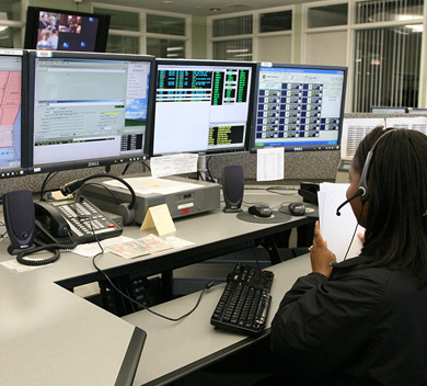 woman at call center screens - BSO